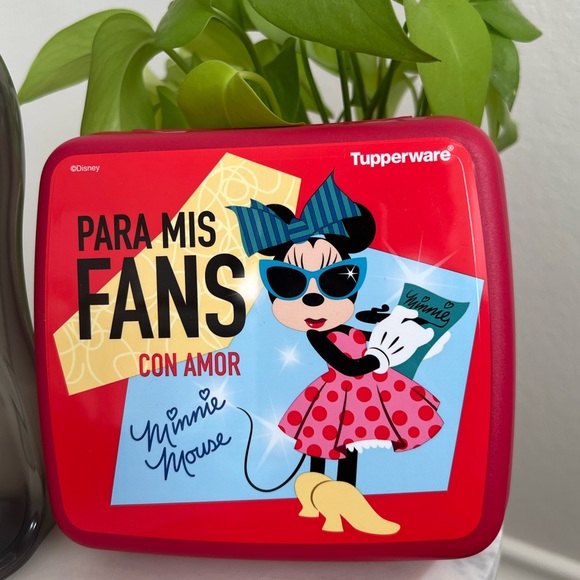 Tupperware special edition Minnie Mouse set. - Picture 4 of 11